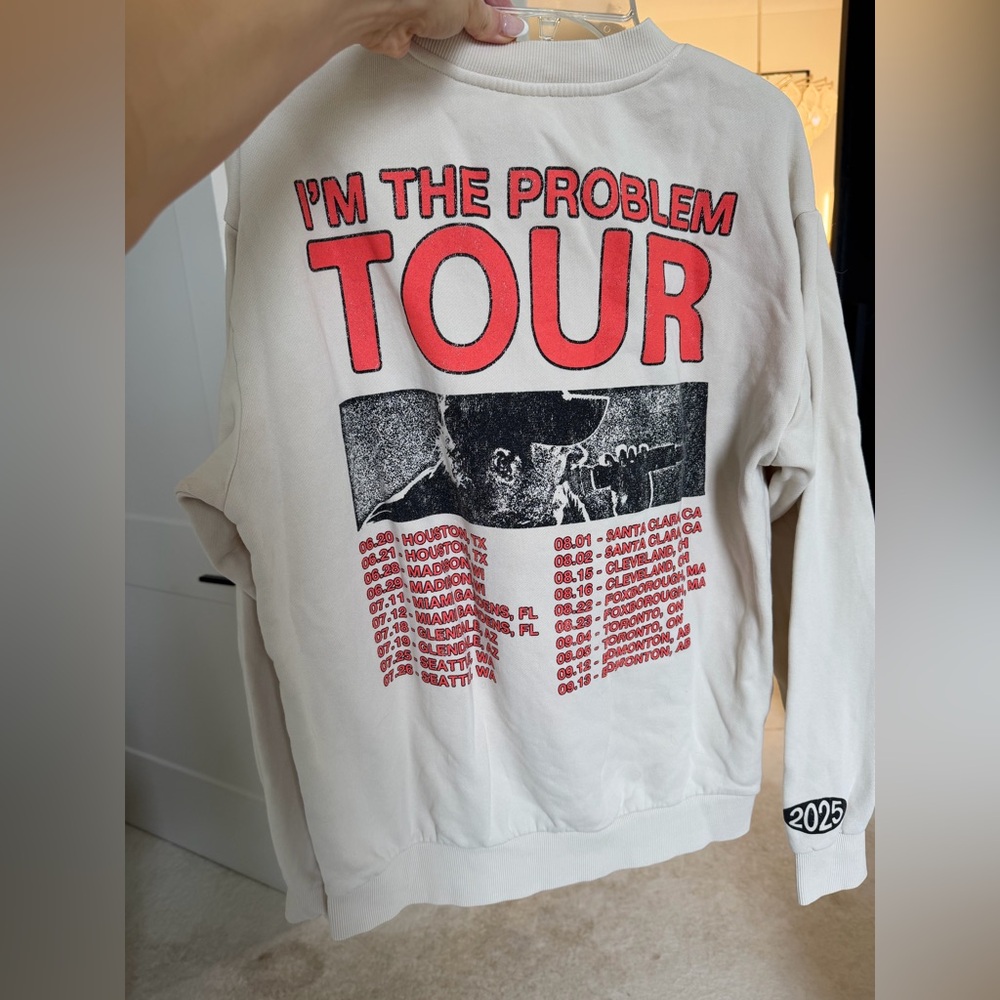 Morgan Wallen concert sweatshirt - Picture 5 of 6